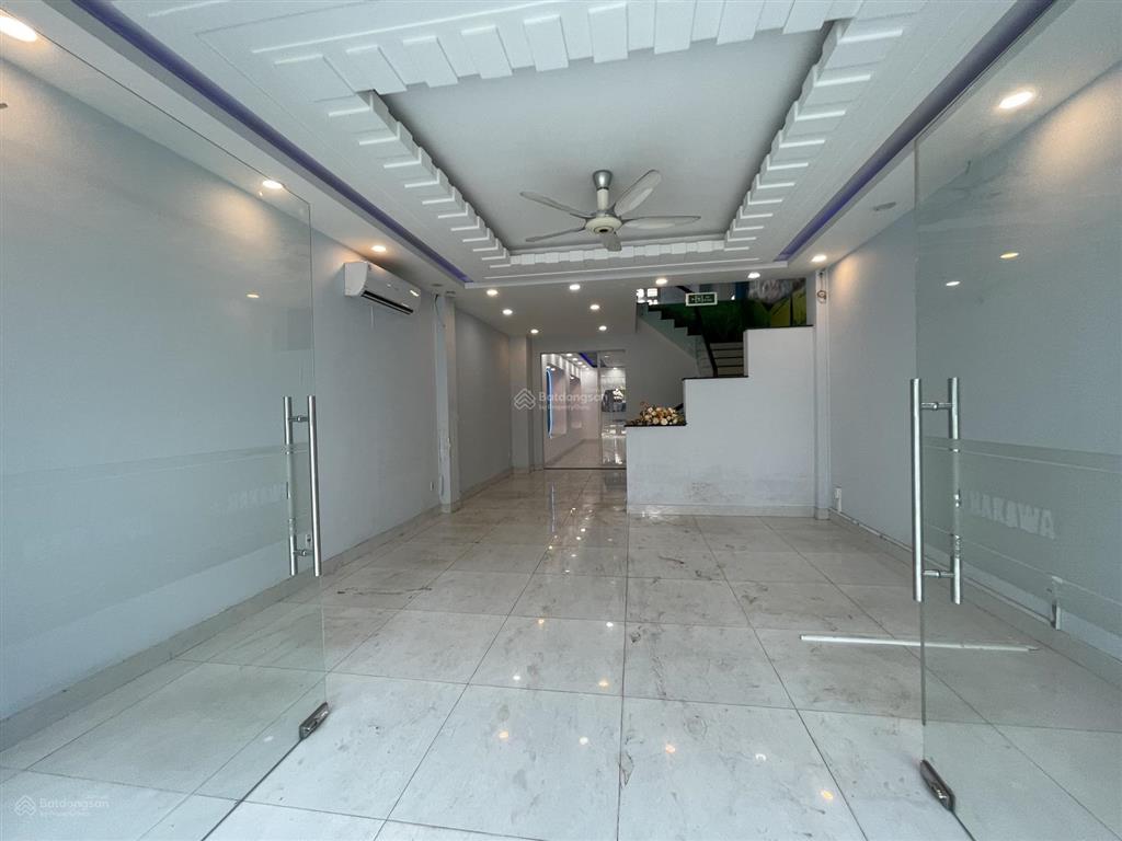 Toà nhà văn phòng (10.8 x 40m)  1 trệt 3 lầu (gần 1000m2 sàn)  (có bán lẻ 1 căn) giá 12.5t/ căn