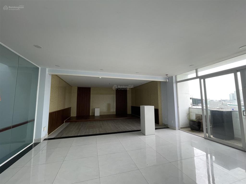 Toà nhà văn phòng (10.8 x 40m)  1 trệt 3 lầu (gần 1000m2 sàn)  (có bán lẻ 1 căn) giá 12.5t/ căn