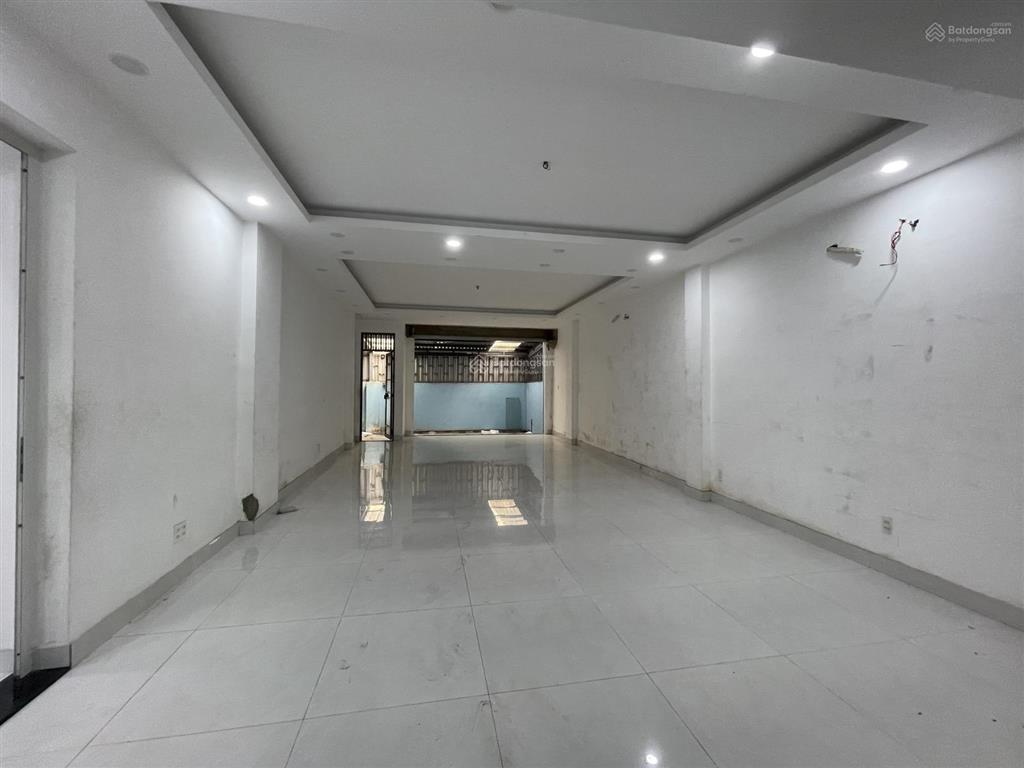 Toà nhà văn phòng (10.8 x 40m)  1 trệt 3 lầu (gần 1000m2 sàn)  (có bán lẻ 1 căn) giá 12.5t/ căn