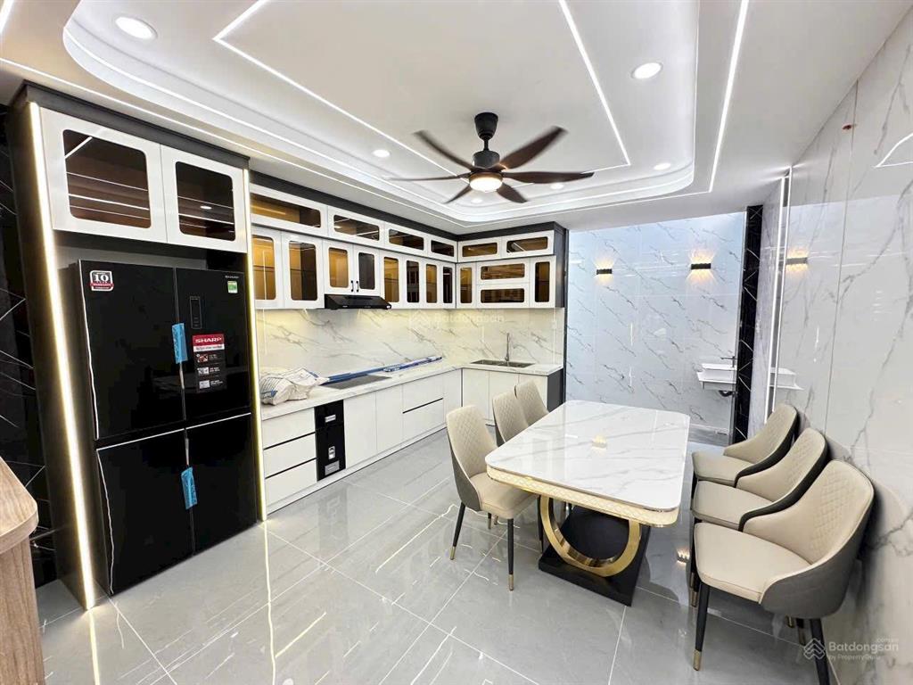 Nhà phố hiện đại giáp gò vấp  ngay cầu vượt ngã 4 ga  1 trệt 1 lửng 3 lầu