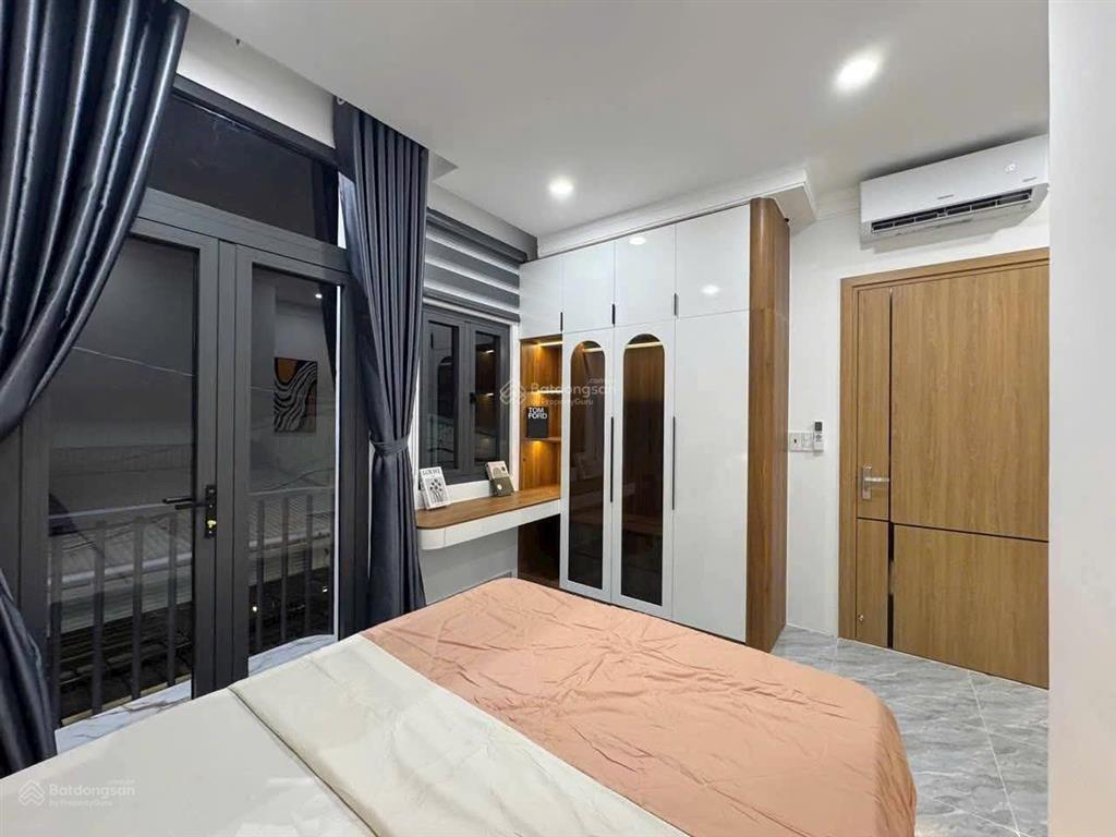 Nhà 1/ tx 22 ( 7 x 9.5 )  1 trệt 2 lầu  đường thông xe hơi  full nội thất cao cấp