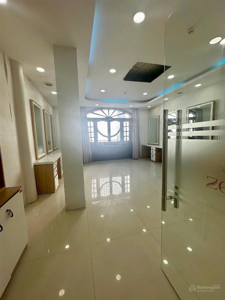 Cho thuê nhà 6 tầng mặt tiền nguyễn thiện thuật  nha trang(ngay khu phố đi bộ)