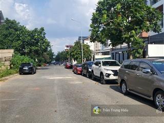 Bán biệt thự bình lợi đối diện vạn phúc city góc 2mt sông sg (8x20) 4 tầng đủ nội thất nhỉnh 17 tỷ