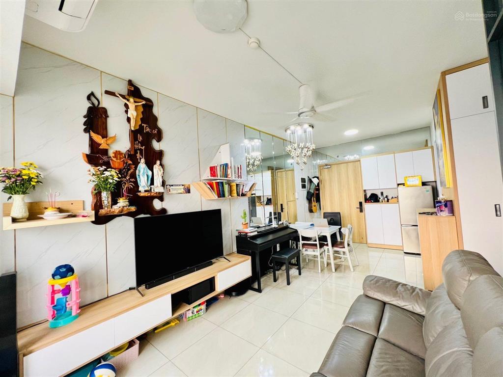 Bán gấp căn hộ emerald celadon city 53m2 (1pn1wc), full nội thất, giá 3.52 tỷ, 0949 967 ***