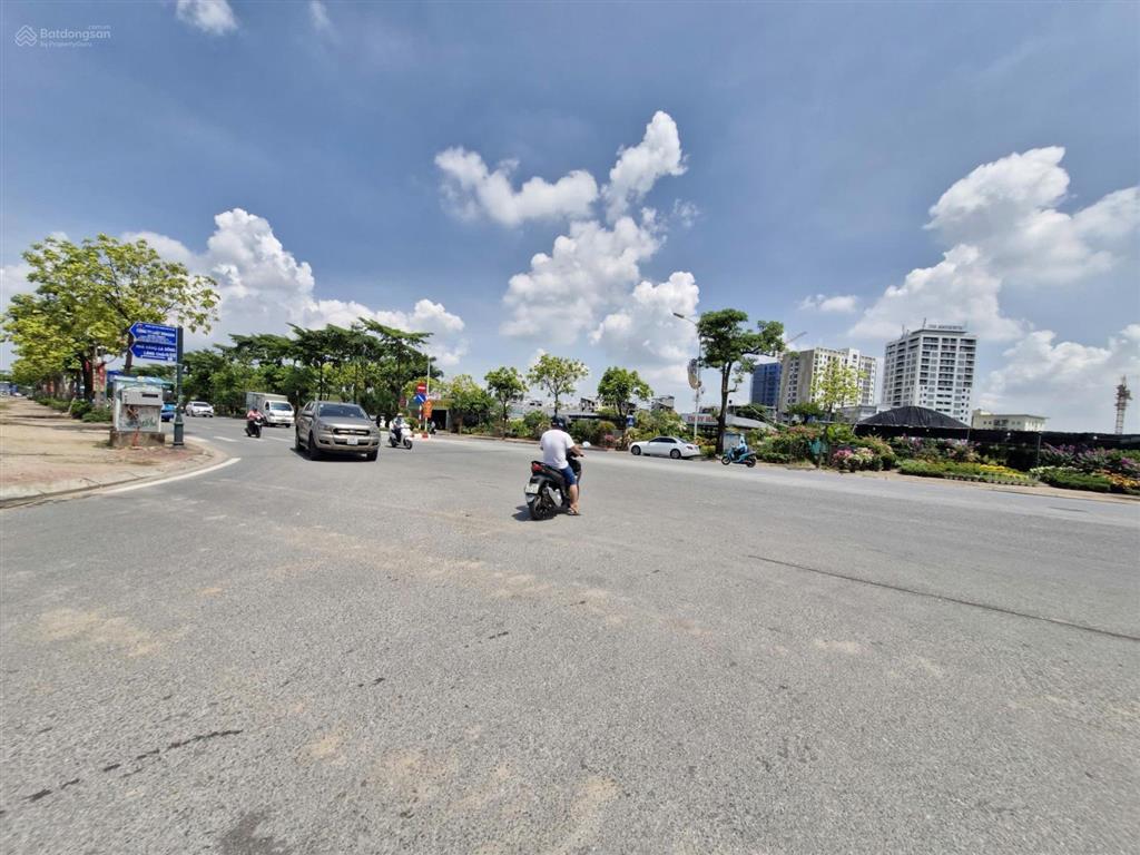 Bán đất mặt phố tư đình, cổ linh, long biên, 117m2, mt 5.4m, giá 26.5 tỷ, đắc địa kinh doanh
