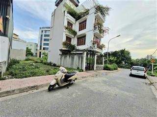 Bán đất đg cự khối, hoa động, long biên, 105m2, giá 20.9 tỷ, phân lô, ô tô tránh, vỉa hè, cạnh hồ