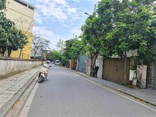 Bán nhà tư đình, cổ linh, long biên, 209m2, giá 33 tỷ, phân lô ô tô tránh, dân trí cao hàng xóm xịn