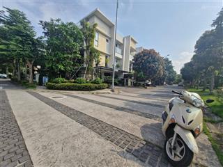 Bán nhà thạch bàn, vũ đình tụng, 205m2, mt 42m, giá 43 tỷ, lô góc 3 mặt thoáng siêu đẹp thanh bình