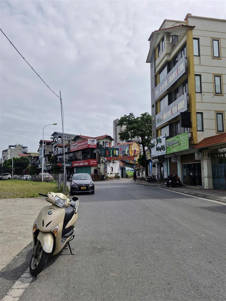 Bán đất cổ linh, thạch bàn, long biên, 70m2, mt 5m, giá 12.9 tỷ, lô góc ô tô ngay trung tâm