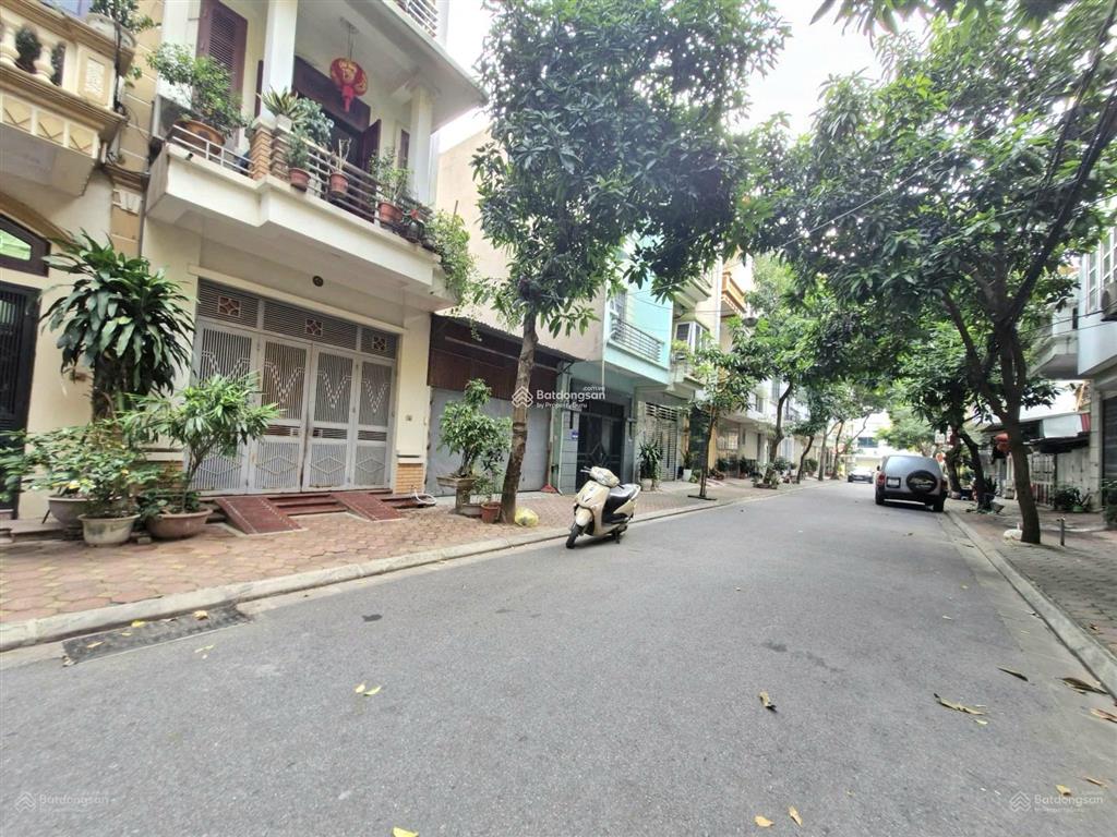 Bán đất đàm quang trung, phúc đồng, 60m2, mt 4m, giá 17 tỷ, phân lô, ô tô tránh, vỉa hè, hiếm