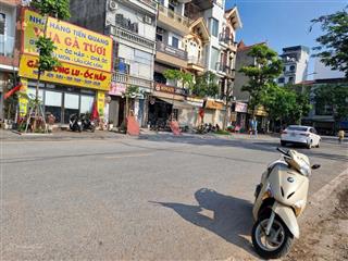 Bán đất cổ linh, phố trạm, long biên, 82m2, mt 4.3m, giá 41 tỷ, phân lô vỉa hè kinh doanh đắc địa