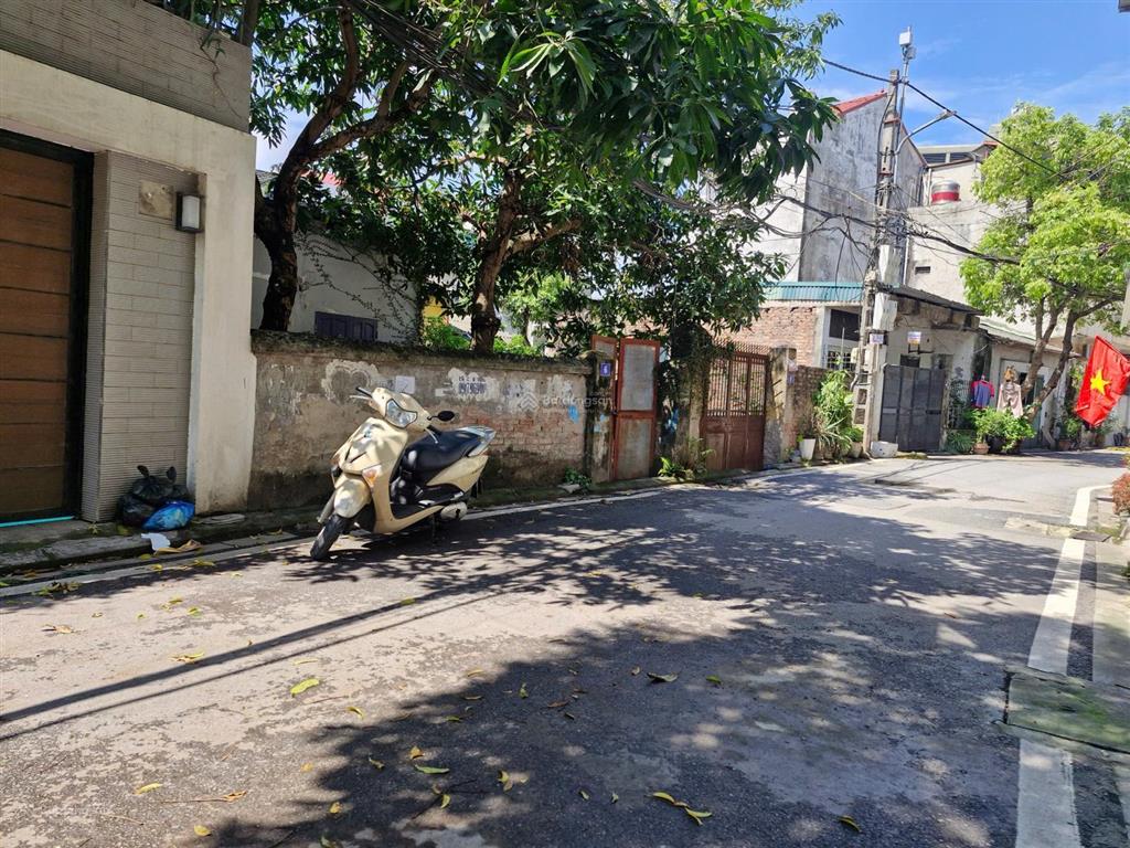 Bán đất tư đình, cổ linh, long biên, 78m2, mt 6.2m, giá 23.5 tỷ, phân lô ô tô tránh, kinh doanh tốt