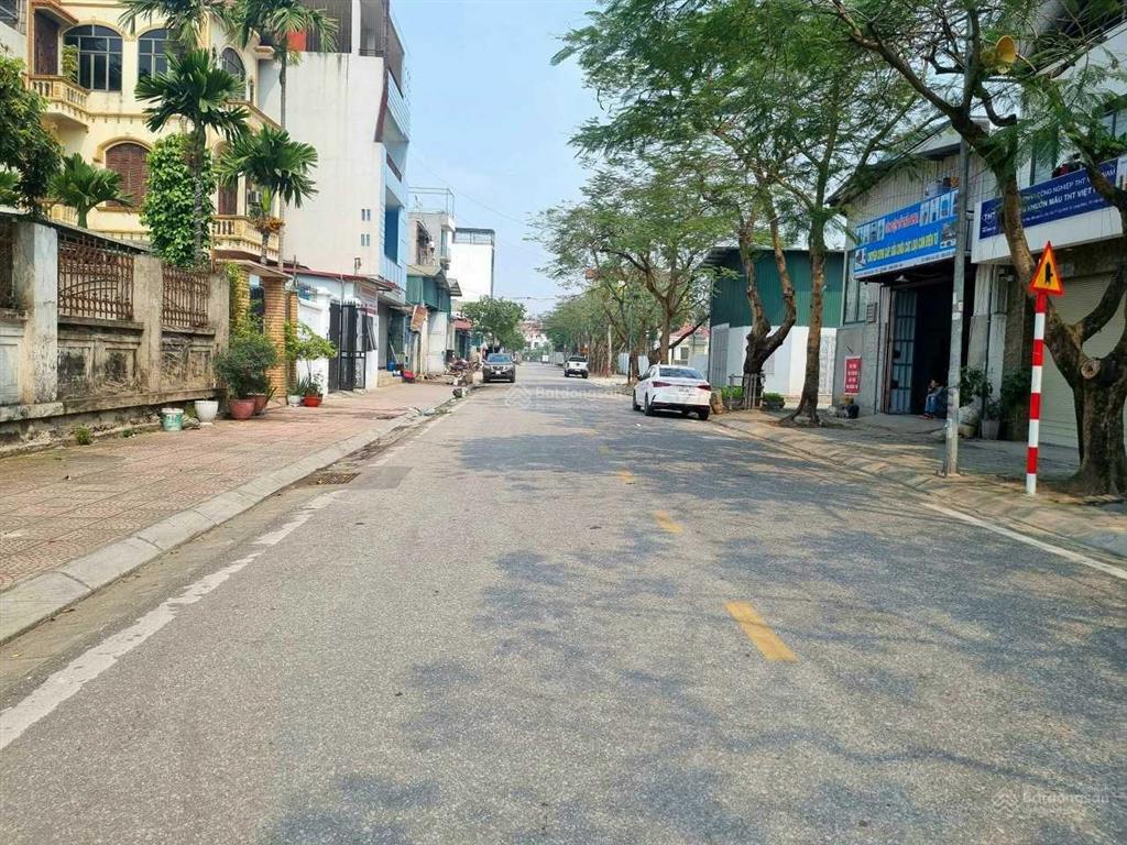 Bán đất cự khối, hoa động, long biên, 80m2, giá 16 tỷ, phân lô, xe tải tránh, vỉa hè, kinh doanh