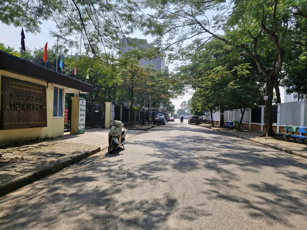 Bán đất phố vũ đình tụng, thạch bàn, 152m2, mt 5.6m, giá 32 tỷ, ô tô tránh, viê dự án, hạ tầng đẹp