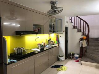 Cho thuê nhà ngõ 2 cầu bươu, thanh trì, 38m2 x 4.5 tầng giá chỉ 10 triệu/ tháng