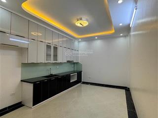 Cho thuê nhà pl ngõ trần quốc hoàn dt 50m2 x 5t ô tô đỗ cửa