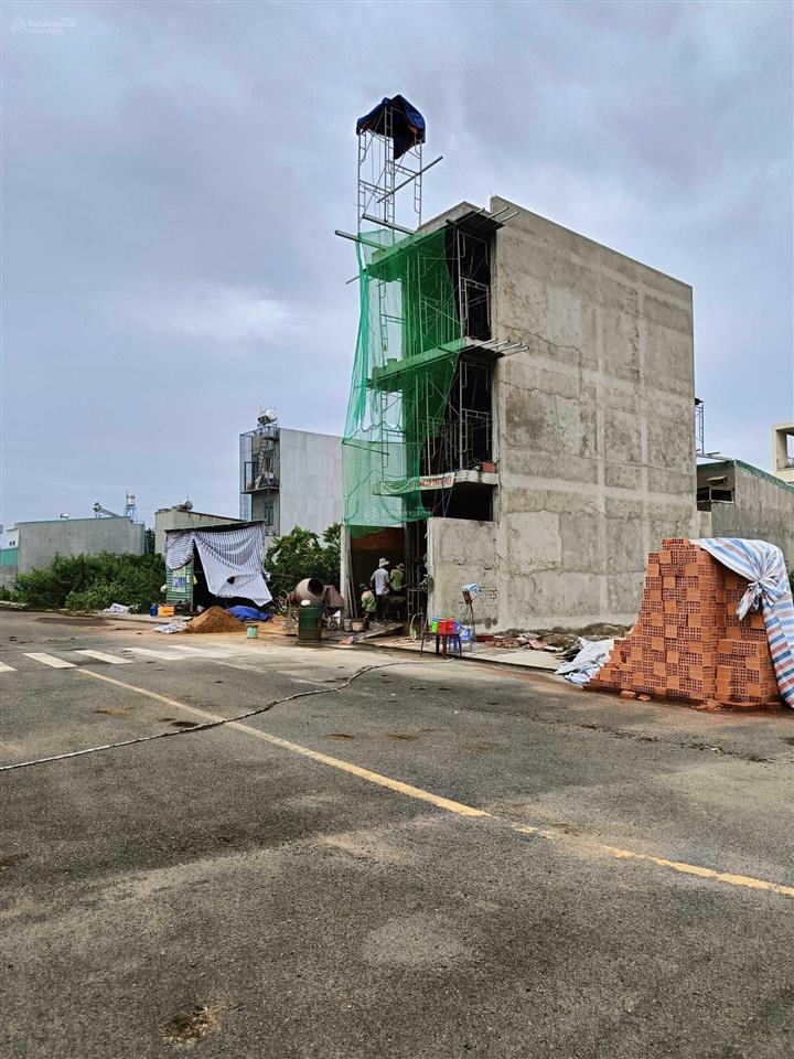 Bán gấp đất 56m2 (6,2x9) full thổ cư, xd tự do, da blue diamond riverside, p long phước, q9 cũ, hcm