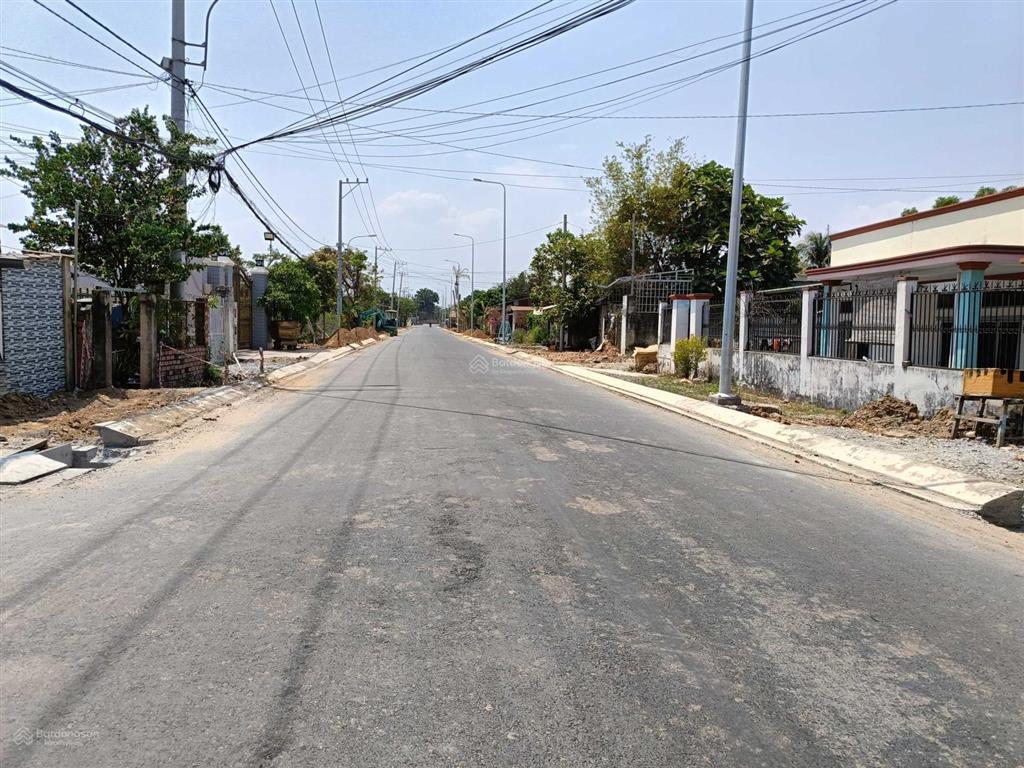 Bán 200m2 thổ cư 1 sẹc đường long phước, cách mt đường lp 20m gần đại học luật. p long phước q9 hcm