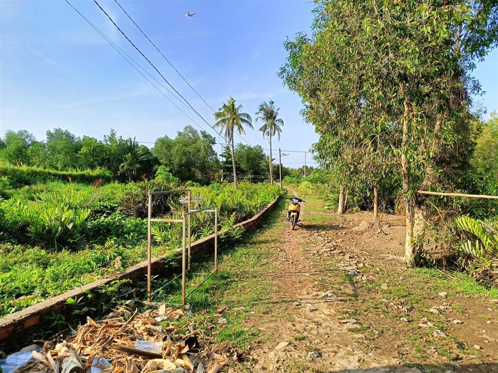 Bán 2.142m2 có 200 thổ cư, giáp rạch mát mẻ mt đường số 1, p long phước, q9, cách vinhomes 800m