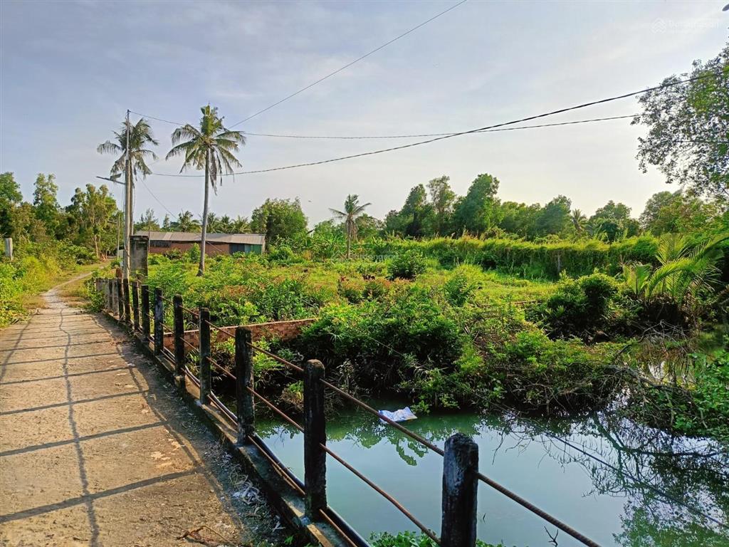 Bán 2.142m2 có 200 thổ cư, giáp rạch mát mẻ mt đường số 1, p long phước, q9, cách vinhomes 800m