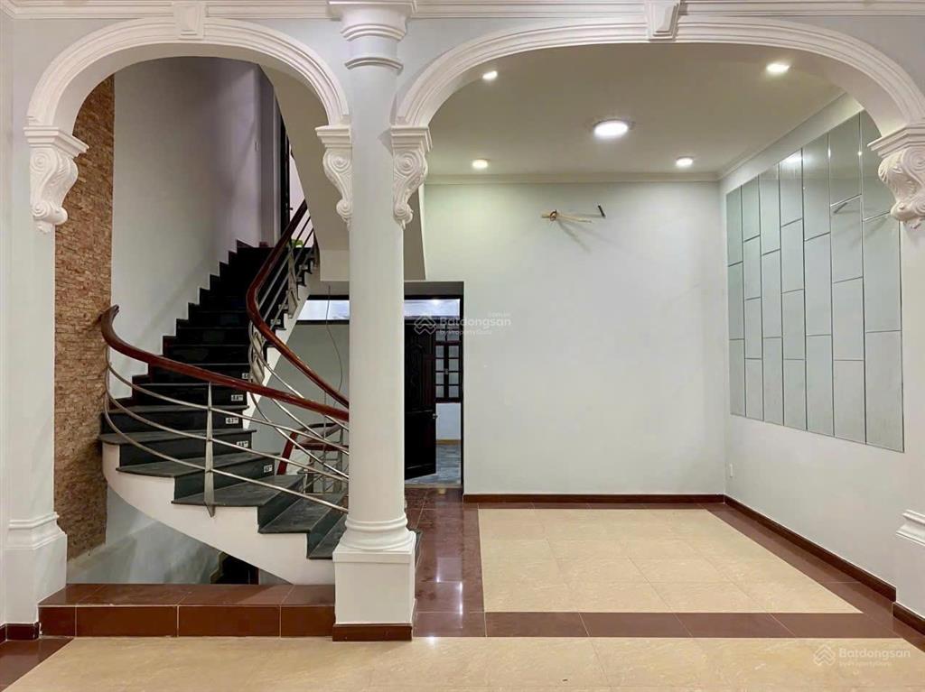 Bán nhà hẻm xe hơi 8m tô hiến thành p12 q10 6.35x22m, 1 hầm, 3 lầu st, giá 29,5 tỷ bớt lộc