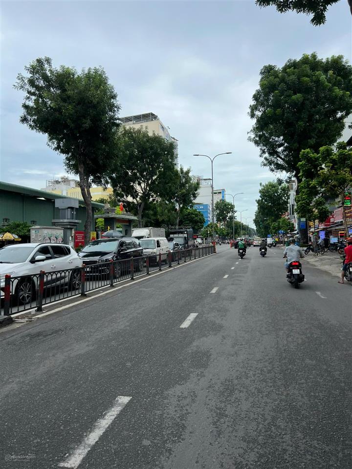 Bán nhà mt 3 tháng 2 căn góc p14 q10 7.5x22 tiện xây dựng giá 41tỷ5 còn tl