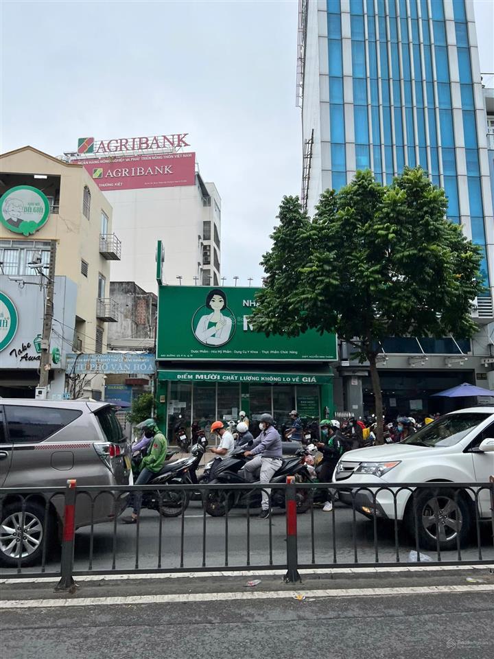 Bán nhà mt 3 tháng 2 căn góc p14 q10 7.5x22 tiện xây dựng giá 41tỷ5 còn tl