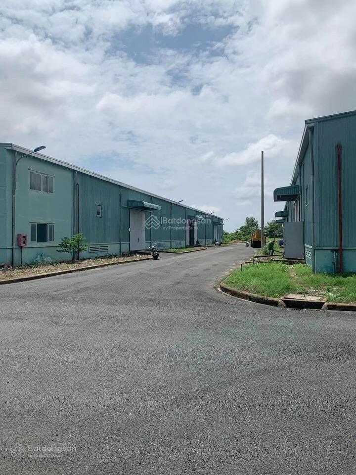 Hot! kho hiếm 1000 m2 có pccc tự động đường đào trí, phú thuận, quận 7, tp. hcm. 150 nghìn/m2