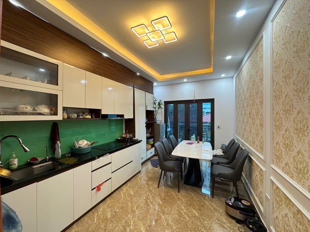 NHÀ ĐẸP ĐẶNG THAI MAI - QUẢNG AN 6 TẦNG, NGÕ TO, KIA ĐỖ TẬN CỬA, 3 BƯỚC RA HỒ TÂY