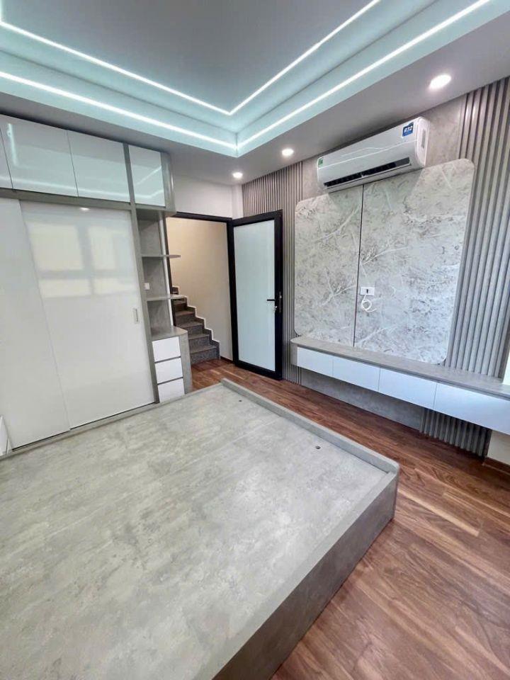 8 TỶ Ô TÔ TẢI ĐỖ CỬA, VÕ CHÍ CÔNG CẦU GIẤY, 5 TẦNG FULL NỘI THẤT MỚI, SÂN CHƠI, SỔ ĐẸP