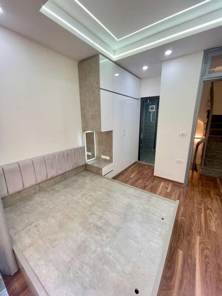 8 TỶ Ô TÔ TẢI ĐỖ CỬA, VÕ CHÍ CÔNG CẦU GIẤY, 5 TẦNG FULL NỘI THẤT MỚI, SÂN CHƠI, SỔ ĐẸP