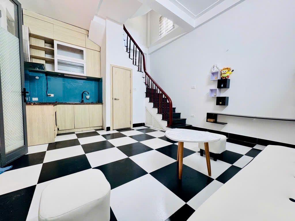 1 NHÀ RA PHỐ NGHI TÀM – HƠN 5 TỶ – NHÀ 2 THOÁNG – FULL NỘI THẤT – ĐI BỘ RA HỒ TÂY