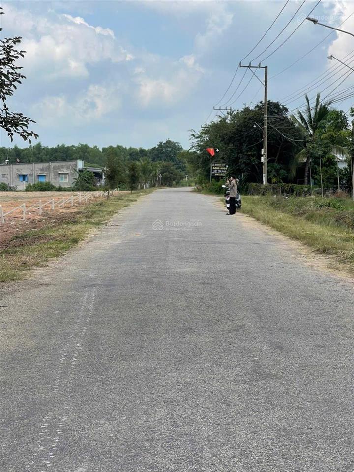 Minh thạnh  tp. hcm (minh hoà  dầu tiếng cũ) trục chính kết nối vào khu du lịch hồ dầu tiếng