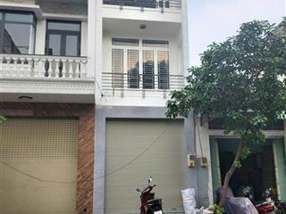 Nhà 413 lê văn quới 4x15 2 lầu sân thượng 4 phòng, đường 12m.  0779 561 ***.
