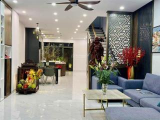 Nhà mới full nội thất gói 5 mỹ gia, đường to thông 12m, gần công viên và trường học giá chỉ 7 tỷ 5.