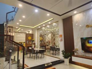 Bán nhà 3 tầng kđt vcn phước long 1 đối diện công viên, giá chỉ 10 tỷ 400( thương lượng)