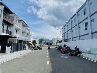 Căn thô rẻ nhất gói 8 mỹ gia, đường to 14m, hướng tây, giá chỉ 6 tỷ 450, phù hợp mua đầu tư.