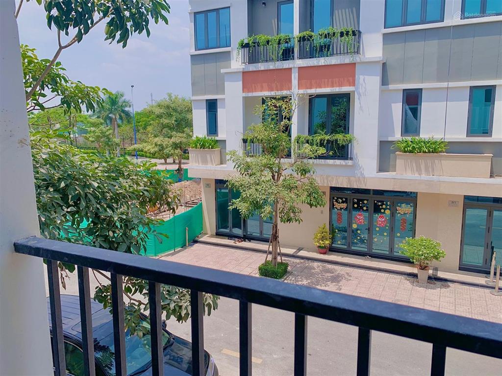 Bán nhà phố 1 trệt 2 lầu hoàn thiện sổ hồng riêng thuộc khu dân cư cạnh ubnd phường bình chuẩn