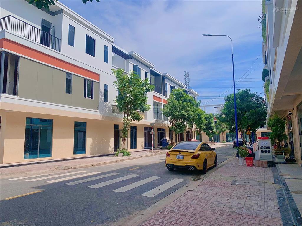 Bán nhà 1 trệt 2 lầu kdc lê thị trung, mặt tiền đường 22m, đối diện công viên hiện hữu 1600m2