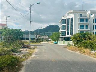 Bán đất biệt thự, vĩnh hoà, dt 351 m2, ngang 14,47m, hướng tây bắc, đường 13 m  giá 49 trm2