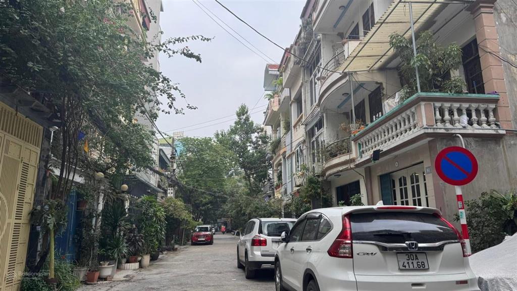 Hoa hậu phố ngọc khánh  3 thoáng  oto tránh  85m2  mt 5m  33.5 tỷ  dân trí cao, an sinh tốt