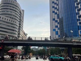 Bán nhà đất phố thái hà mặt tiền 5.6m có nhà 4 tầng dt 45m2, mt 5.8m giá 40.5 tỷ