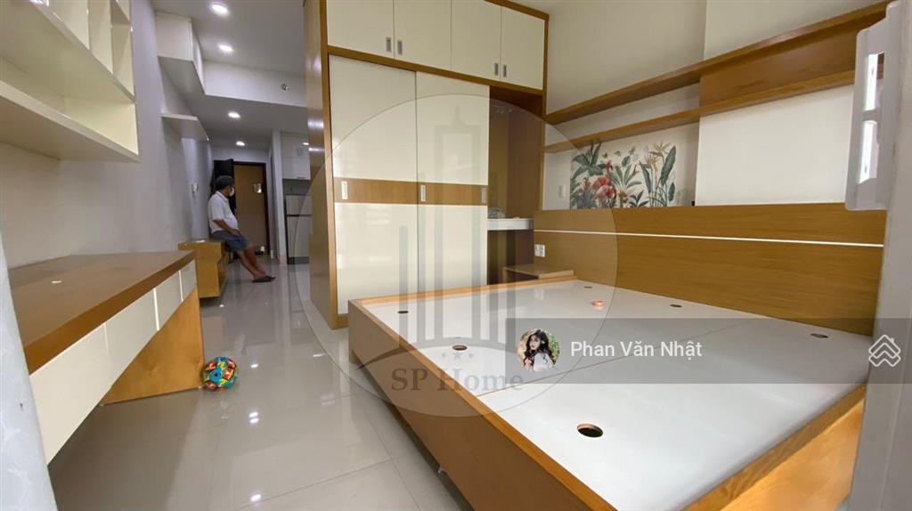 Ch 1pn giá 10 triệu 40m2 sunrise city, nhà trống, nội thất chỉ có rèm, máy lạnh