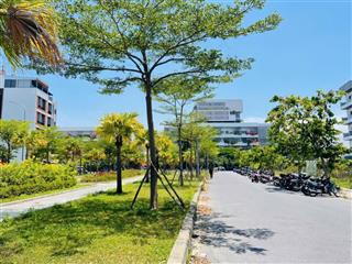 Bán lô đường 33m sát ngay trường đại học fpt, giá sập hầm