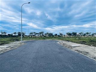 Bán lô fpt sát kênh sinh thái view chung cư fpt plaza4 phân khu v6