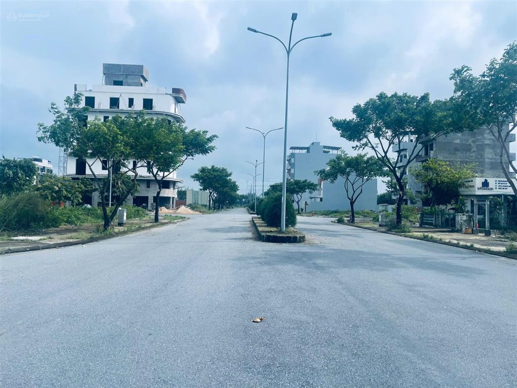 Bán lô fpt giá thấp nhất khu đô thị fpt. giá 4,55 tỷ