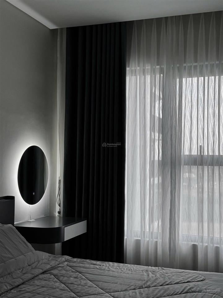 Bán căn 2pn góc full nội thất như hình tầng trung giá 3.4 tỷ (hỗ trợ cho thuê 15  17 triệu/ tháng)