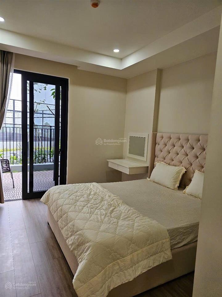 Bán căn 2pn 75m2 view trực diện hồ bơi full nội thất sẵn hđ thuê 15 triệu/tháng cc the glory