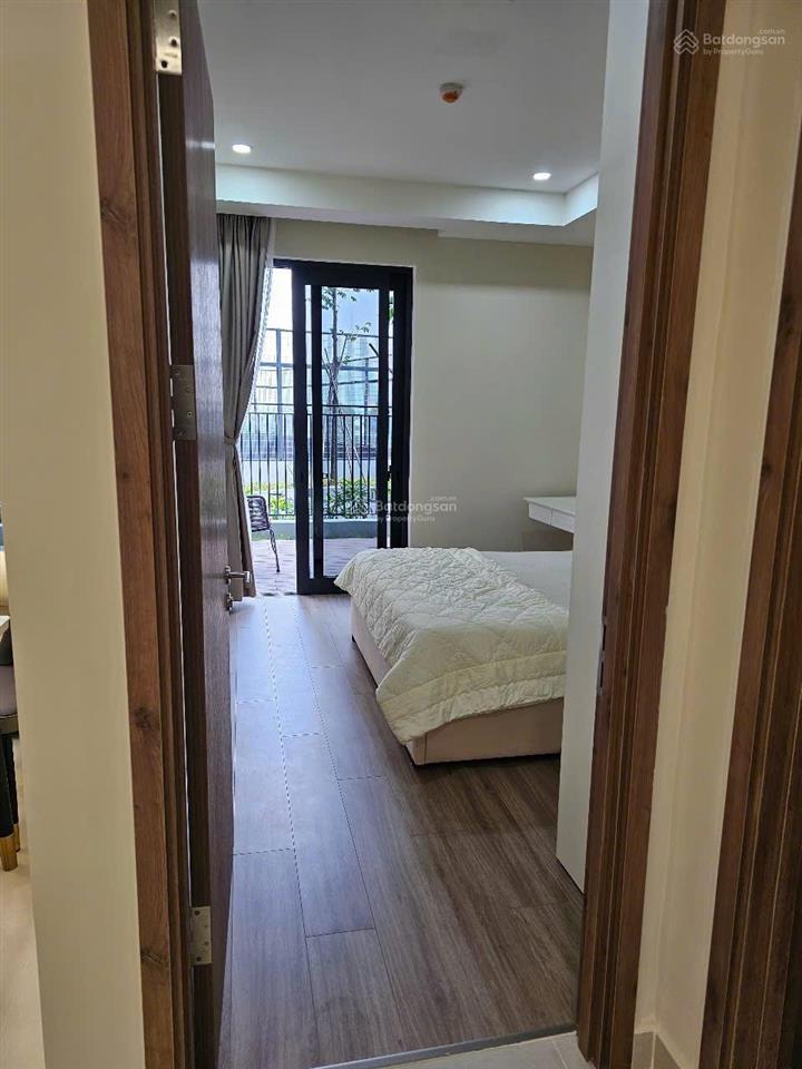Bán căn 2pn 75m2 view trực diện hồ bơi full nội thất sẵn hđ thuê 15 triệu/tháng cc the glory