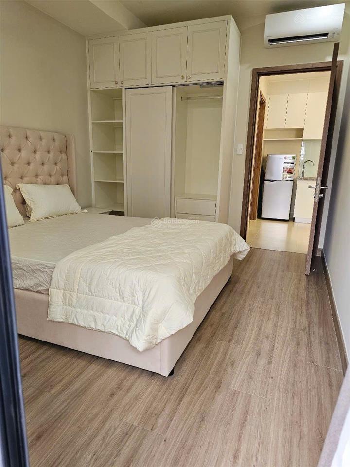Bán căn 2pn 75m2 view trực diện hồ bơi full nội thất sẵn hđ thuê 15 triệu/tháng cc the glory